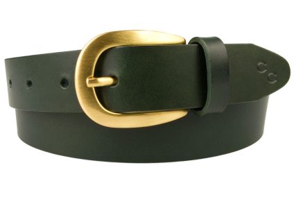 Womens Green Leather Belt With Hand Brushed Gold Plated Buckle. Emerald Green Italian Full Grain Vegetable Tanned Leather. Italian Gold Plated Buckle - Hand Brushed and Lacquered. Champion Chase Horse Shoe Motif to Tip of Belt. 3cm Wide.